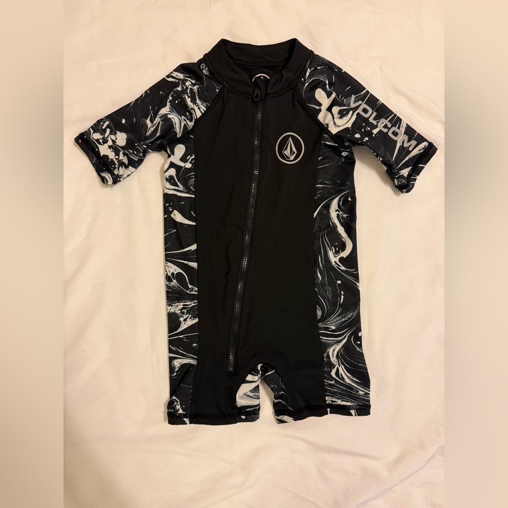 Volcom Black and White Baby Rashguard 18M